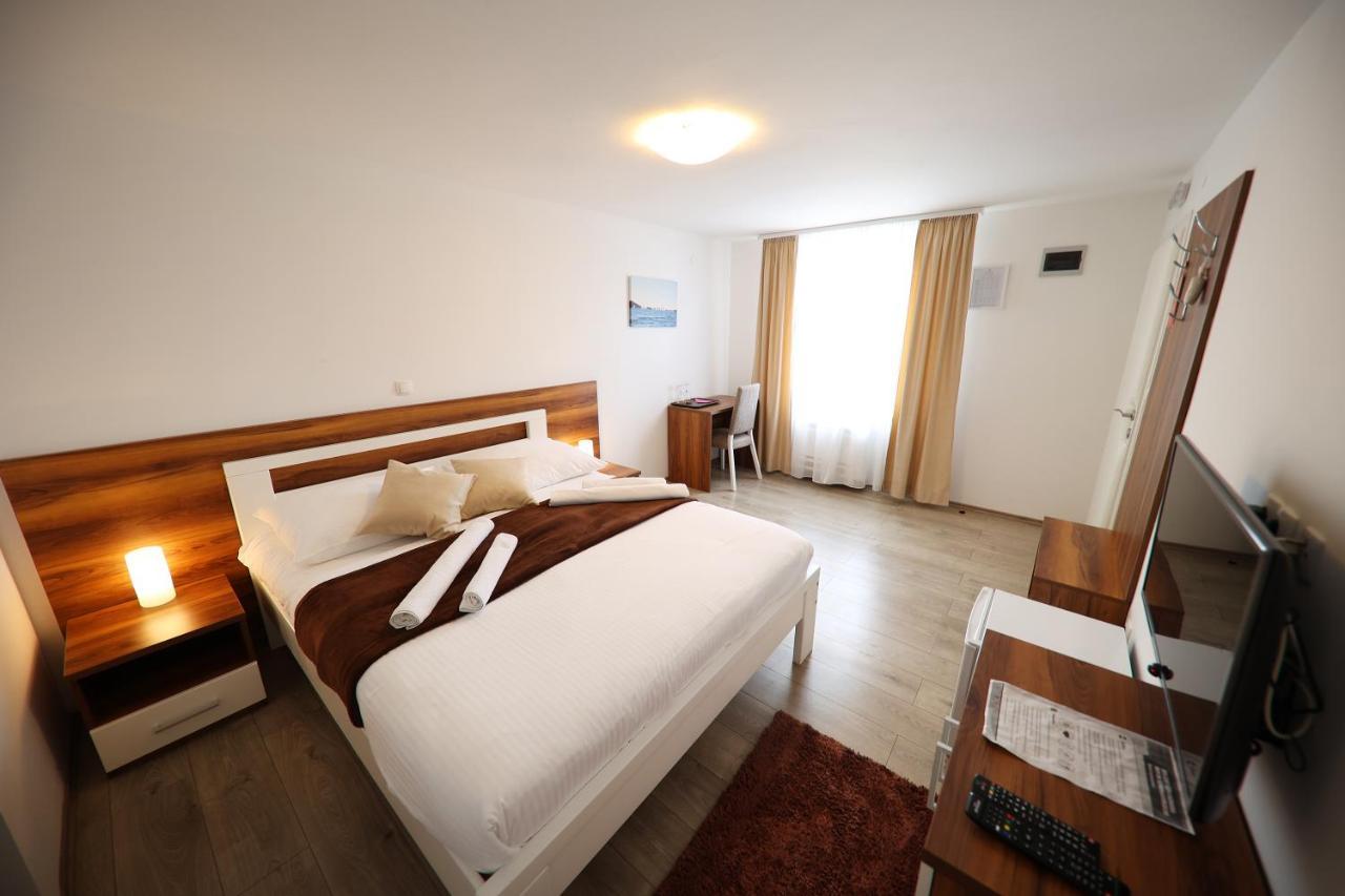 Hotel Murter Buitenkant foto